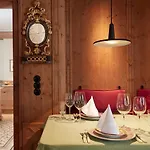 Bergschloessl - Very Special 4*