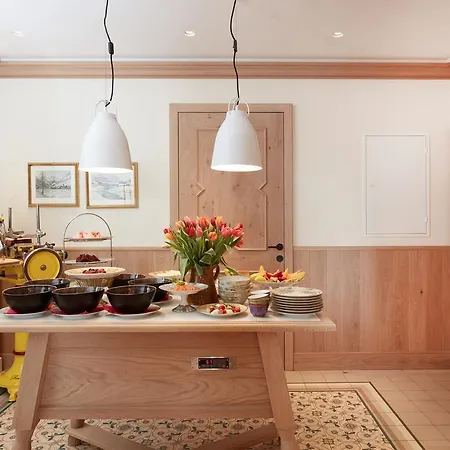 Отель Bergschloessl - Very Special Санкт-Антон-ам-Арльберг