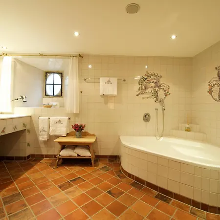 Bergschloessl - Very Special 4*