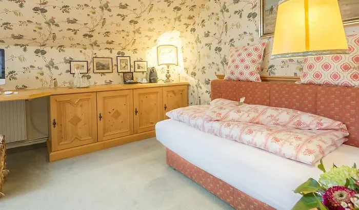 Bergschloessl - Very Special 4*